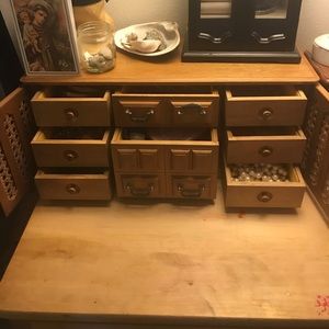 Jewelry box